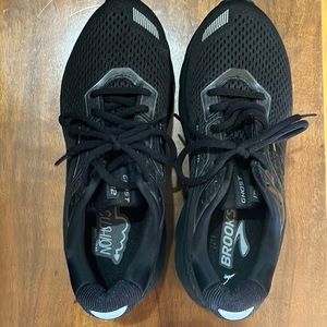 Brooks Ghost 12 black women’s 9W